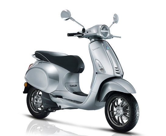 Elettrica 70 Range Vespa Heroimage Half 855X640 NEW