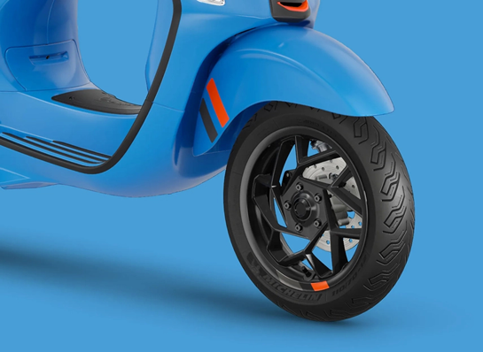 Vespa Facelift SPRINT 50 S BLU ECLETTICO Wall Image 1920X1440 Closeup Ruota Ant 1 (2)